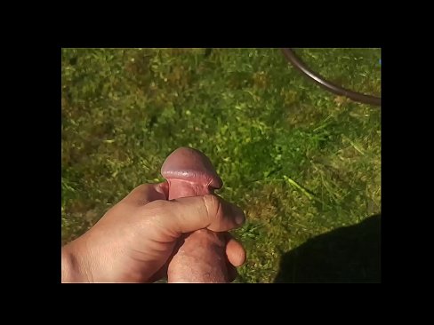 ❤️ Hottie si fa scopare a figa rosa è cums cun un squirt in un giardinu d'estate ❤❌ Video sessu à porn co.sexuria-net.ru ❌️
